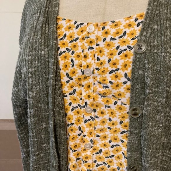 No Boundaries cardigan and tank set - Picture 2 of 15